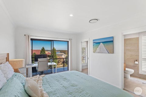 Aquablue Holiday Home - Hot Spa & Pool - 2m Walk To Beaches - Sydney Tourism 2