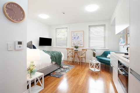 Art Deco Designer Studio In Lewisham - Sydney Tourism 1