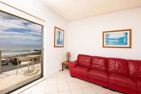 At The Beach, Debra Court Unit 5 - Sydney Tourism 2