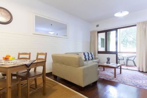 B2 Crawley Apartment 1 BRM & Sleepout Near UWA - Sydney Tourism 1