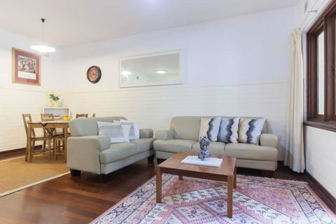 B2 Crawley Apartment 1 BRM & Sleepout Near UWA - Sydney Tourism 0
