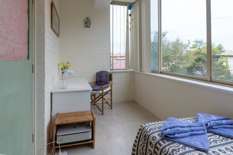 B6 Crawley Apartment 1 BRM & Sleepout Near UWA - Sydney Tourism 4