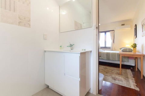 B8 Crawley Apartment 1 BRM & Sleepout Near UWA - Sydney Tourism 0