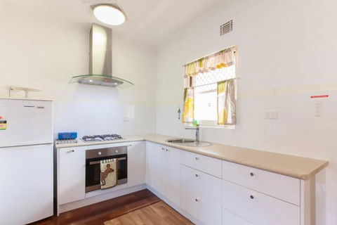 B8 Crawley Apartment 1 BRM & Sleepout Near UWA - Sydney Tourism 2