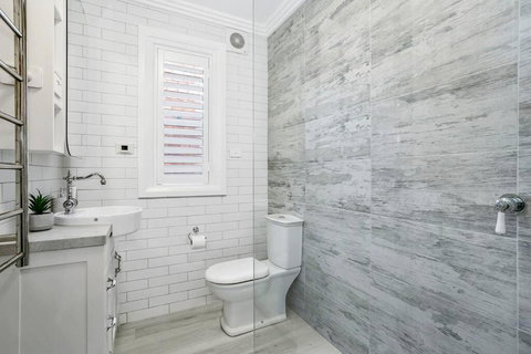 BALO1 - The Esplanade - Mosman - Sydney Tourism 1