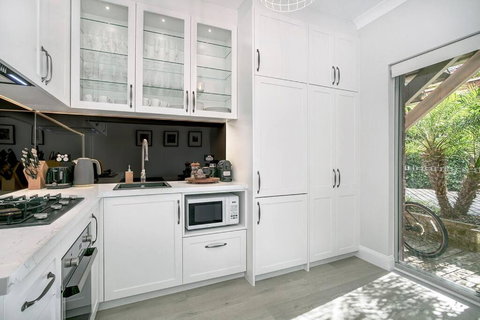 BALO1 - The Esplanade - Mosman - Sydney Tourism 2