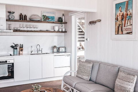 BAY PROPERTIES . Beach House Studio - Sydney Tourism 1