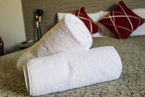 Emerald Park Motel - Sydney Tourism 1
