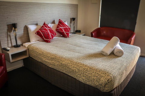 Emerald Park Motel - Sydney Tourism 7