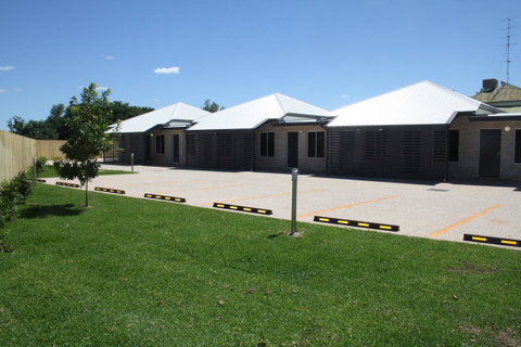 Emerald Park Motel - Sydney Tourism 10