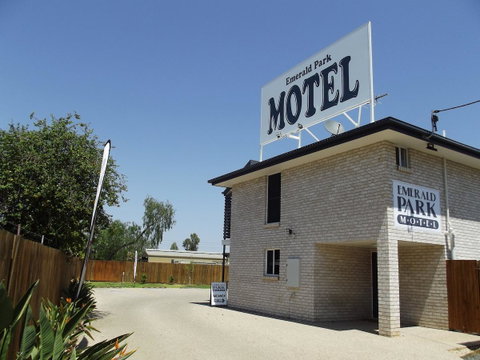 Emerald Park Motel - Sydney Tourism 11