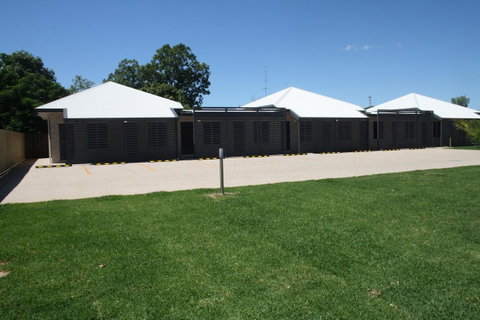 Emerald Park Motel - Sydney Tourism 13