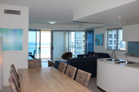 Blue C Coolangatta - Sydney Tourism 32