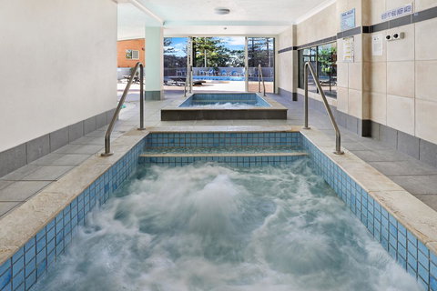 Pacific Regis Beachfront Holiday Apartments - Sydney Tourism 5