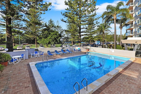Pacific Regis Beachfront Holiday Apartments - Sydney Tourism 4