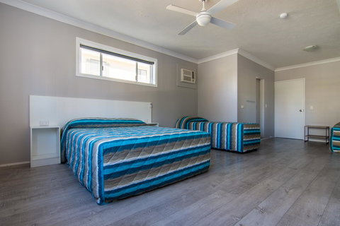 Burleigh Gold Coast Motel - Sydney Tourism 1