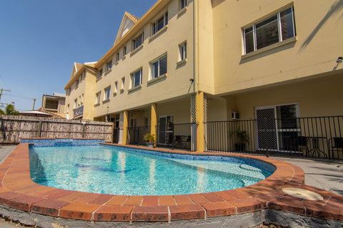 Burleigh Gold Coast Motel - Sydney Tourism 21