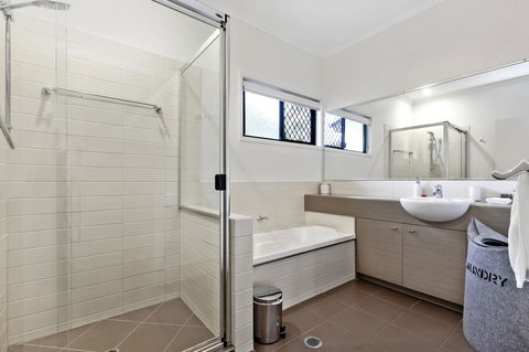 Lotus Retreat - Sydney Tourism 1
