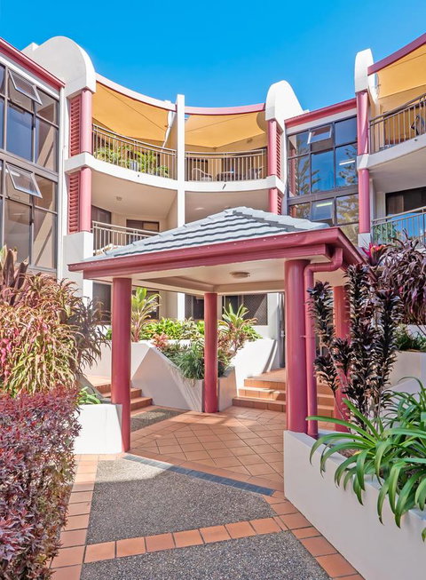 Burleigh On The Beach - Sydney Tourism 5