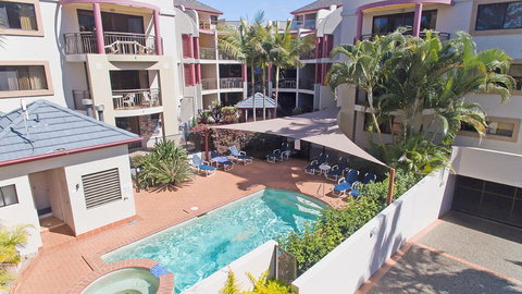 Burleigh On The Beach - Sydney Tourism 7