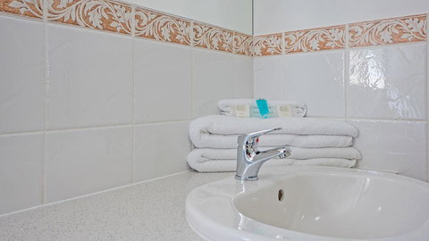 Burleigh On The Beach - Sydney Tourism 18