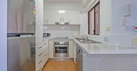 Burleigh On The Beach - Sydney Tourism 15