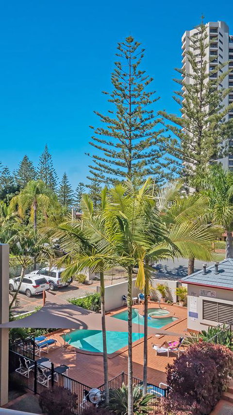 Burleigh On The Beach - Sydney Tourism 23