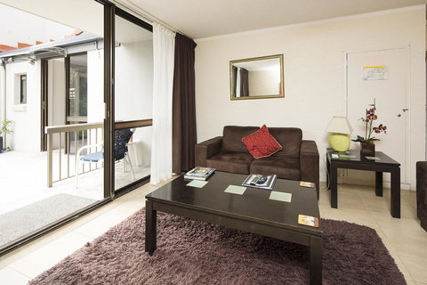 Burleigh Palms Holiday Apartments - Sydney Tourism 33