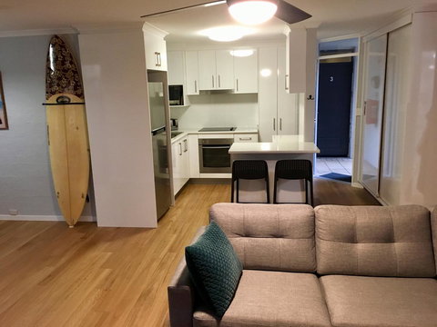 Burleigh Palms Holiday Apartments - Sydney Tourism 9