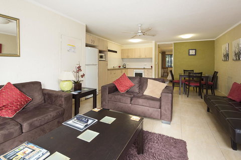 Burleigh Palms Holiday Apartments - Sydney Tourism 36