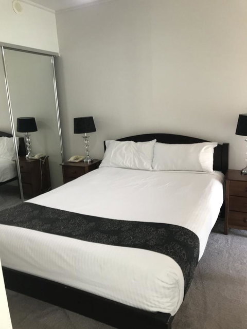 Flynn Brisbane - Sydney Tourism 1