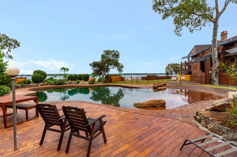 Spacious Family Unit With Incredible Views. - Sydney Tourism 4