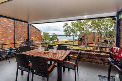 Spacious Family Unit With Incredible Views. - Sydney Tourism 0