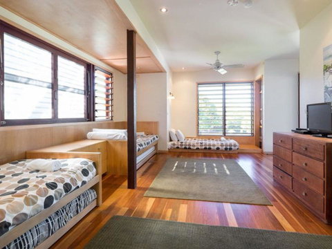 Laguna House - Sydney Tourism 1