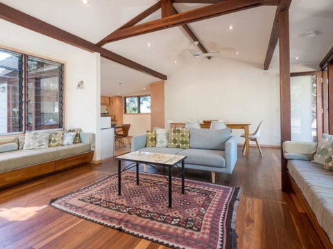 Laguna House - Sydney Tourism 9