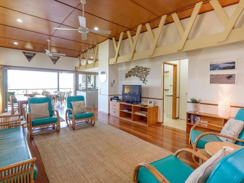 Claytons 1 By Discover Stradbroke - Sydney Tourism 3