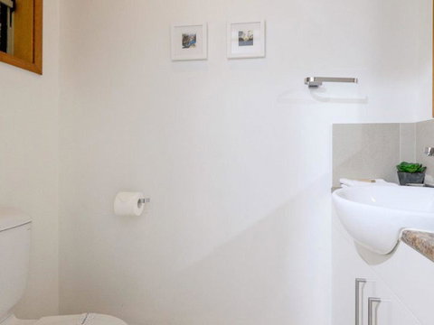 Claytons 1 By Discover Stradbroke - Sydney Tourism 5