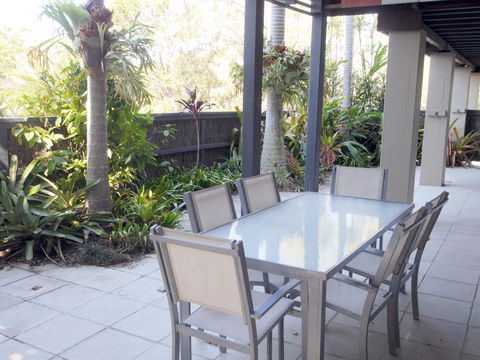 A AAA C-SHACK - Sydney Tourism 3