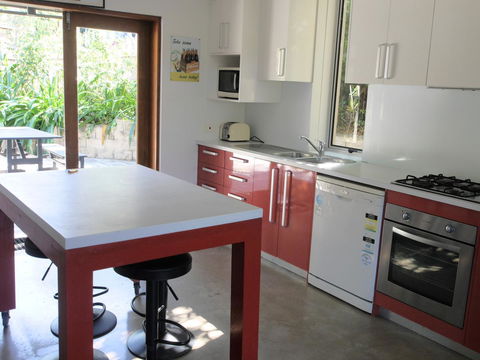 A AAA C-SHACK - Sydney Tourism 9