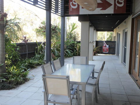 A AAA C-SHACK - Sydney Tourism 4