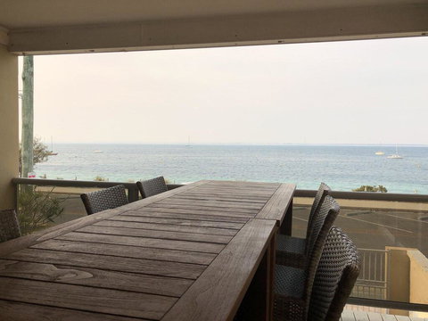 'Mooring Two Upstairs', 23 Shoal Bay Rd - Stunning Views, WIFI, Air Conditioning And Boat Parking - Sydney Tourism 1