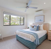 'Sandy Point Haven' 21a Sandy Point Rd - Stylish Haven with WIFI Air conditioning  Water views - Sydney Tourism