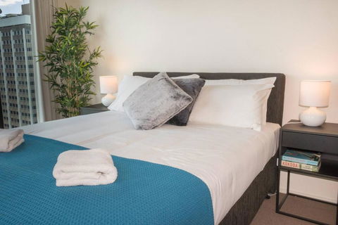 1 Bedroom Studio Apartment Near Eagle Street - Sydney Tourism 1