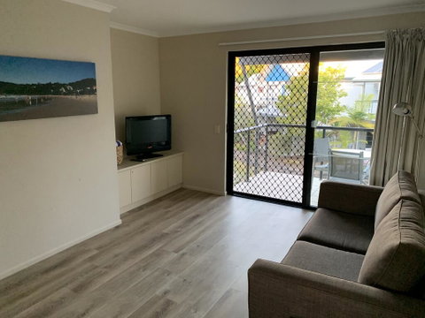 1 Bedroom Unit In 4 Star Tropical Resort In Noosaville - Sydney Tourism 3