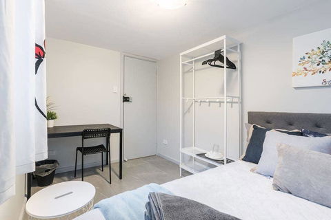 1 Double Quaint Grannyflat Private Room Near Public Transport - SHAREHOUSE - Sydney Tourism 1