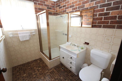 1/2 Brunswick Avenue - Sydney Tourism 3