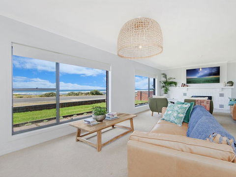 10 OCEAN VILLA - Sydney Tourism 1