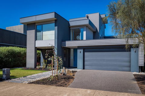 10 Sands Bvd - Sydney Tourism 1
