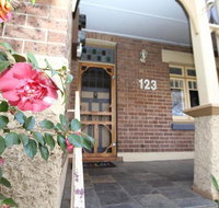 123 Hill St Heart of Orange Double Brick - Sydney Tourism