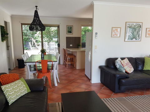 13 Coora Court - Sleeps 6, Pool, Air Con, Pets - Sydney Tourism 1